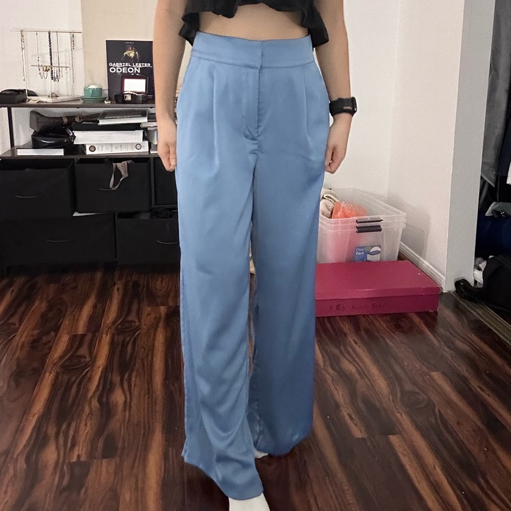 Nicole Williams English blue satin flows pants.